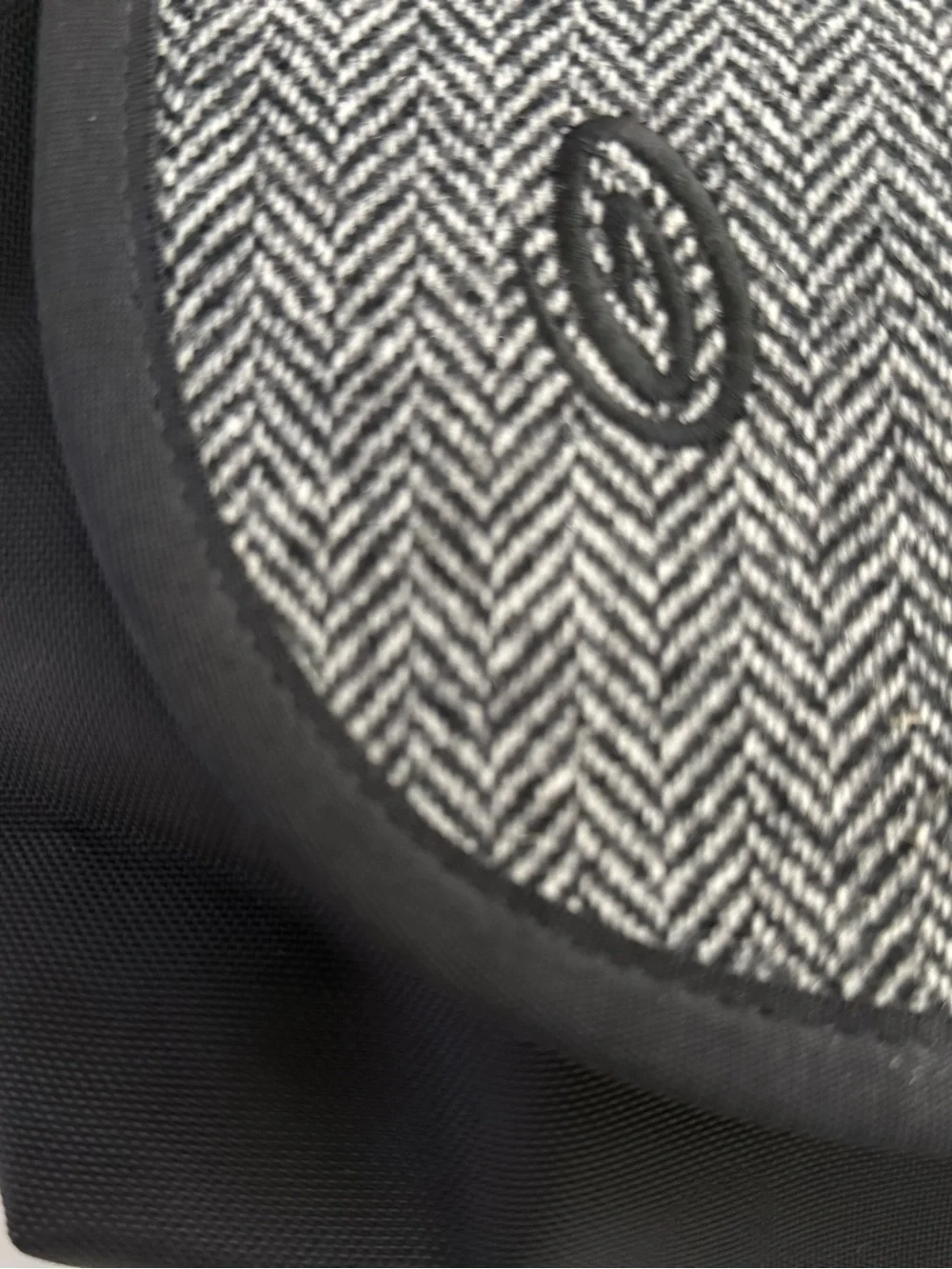 TIMBUK2 Messenger Bag Black & White Herringbone & Black NWOT- RARE